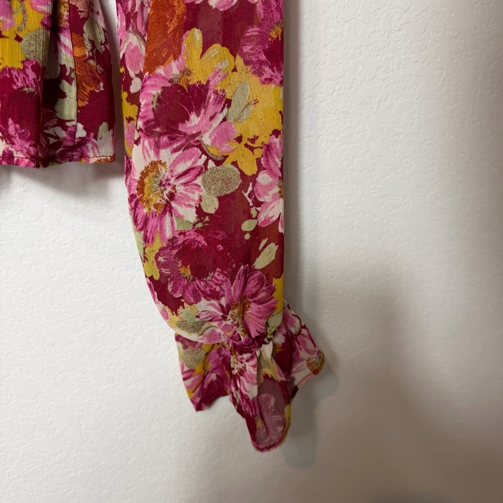 WAYF FLORAL LONG SLEEVE CROPPED BLOUSE SMALL - Picture 4 of 4